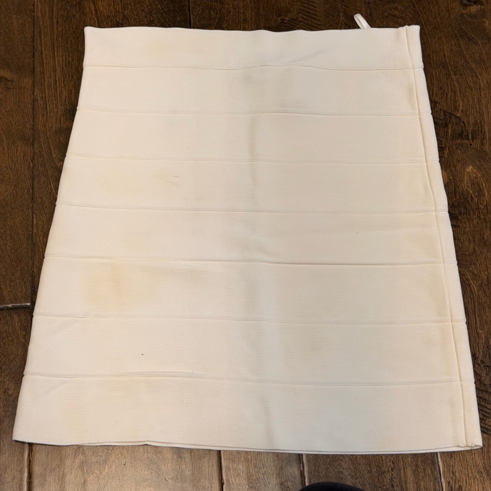BCBGMaxAzria Cream Pencil Skirt